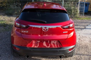 MAZDA CX-3 DK 2015-2018 PRZED FACELIFTINGIEM LISTWA KLAPY TYŁ WOKÓŁ ZNACZKA