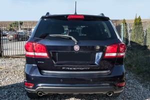 DODGE JOURNEY 2008+ DOLNA LISTWA KLAPY BAGAŻNIKA STAL