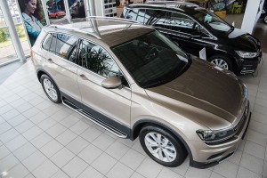 VOLKSWAGEN TIGUAN II AD1 2016+ STOPNIE BOCZNE PROGI SAMOCHODOWE