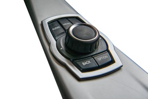 BMW SERIA 3 F30 2013-2018 OZDOBNA RAMKA PRZEŁĄCZNIKÓW NA KONSOLI