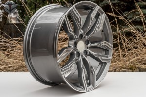 299500