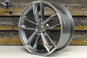 304078