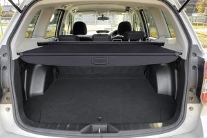 SUBARU FORESTER II SG 2003-2008 ROLETA BAGAŻNIKA CZARNA 65550SA010ND