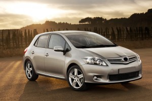 TOYOTA AURIS E150 HATCHBACK 2010-2012 PO LIFTINGU LAMPA PRZECIWMGIELNA PRZEDNIA PRAWA 195921112