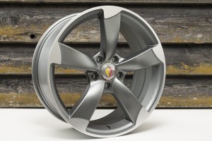 334043