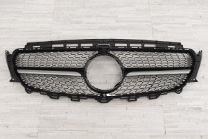 MERCEDES E-CLASS W213 2016-2020 PRZED FACELIFTINGIEM GRILL DIAMOND CZARNY Z KAMERĄ