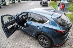 MAZDA CX-5 II 2017+ WEWNĘTRZNE GÓRNE LISTWY PROGOWE