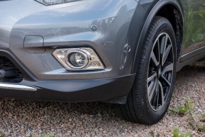 NISSAN X-TRAIL III T32 2014-2017 PRZED FACELIFTINGIEM LAMPA PRZECIWMGIELNA PRZEDNIA LEWA 261559B91B