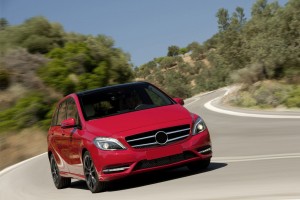 MERCEDES A-CLASS W176 2013-2018 PRAWE ŚWIATŁO DO JAZDY DZIENNEJ LED 2049069200