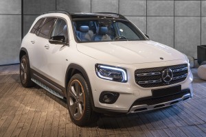 MERCEDES GLB X247 2019+ STOPNIE BOCZNE PROGI SAMOCHODOWE