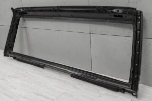370076