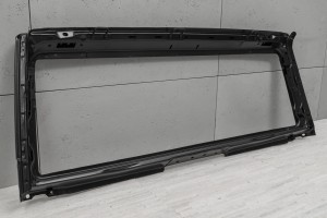 370077