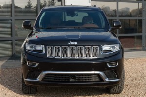JEEP GRAND CHEROKEE IV WK2 2014-2017 SUMMIT ATRAPA KRATKA ZDERZAKA ŚRODKOWA 68143462AC