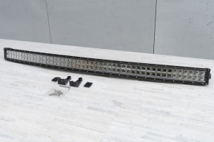 373303