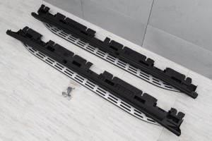 371562