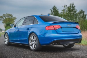 AUDI A4 B8 2012-2016 PO FACELIFTINGU KAMERA COFANIA FULL HD DYNAMICZNE LINIE ZINTEGROWANA Z KLAMKĄ KLAPY TYLNEJ