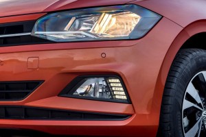 VOLKSWAGEN POLO MK6 VI AW 2017-2021 PRZED FACELIFTINGIEM LAMPA PRZECIWMGIELNA + LAMPA DRL LED DO JAZDY DZIENNEJ LEWA 2G0941661 