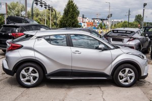 TOYOTA C-HR AX10 2016+ CHROMOWANE NAKŁADKI NA SŁUPEK KLAPY TYLNEJ