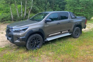 TOYOTA HILUX VIII AN120 2015+ DEKORACYJNE LISTWY DRZWI