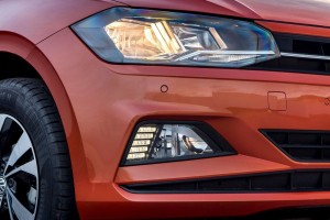 VOLKSWAGEN POLO MK6 VI AW 2017-2021 PRZED FACELIFTINGIEM LAMPA PRZECIWMGIELNA + LAMPA DRL LED DO JAZDY DZIENNEJ PRAWA 2G0941662 