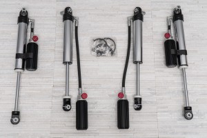 JEEP WRANGLER JL 2018+ GAZOWE AMORTYZATORY REGULOWANE ZE ZBIORNIKIEM LIFT 2,5"