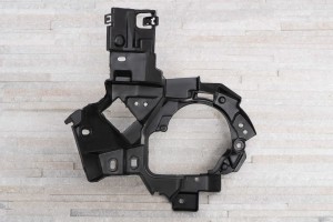 MAZDA 6 III GJ 2014-2018 PO PIERWSZYM LIFTINGU WSPORNIK PRZEDNIEJ LAMPY PRZECIWMGIELNEJ LEWY G46L51694