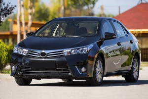 TOYOTA COROLLA XI E16 2013-2016 PRZED LIFTINGIEM KRATKA HALOGENU LEWA Z CHROMOWANĄ LISTWĄ 8148202390