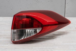 HYUNDAI TUCSON III TL 2015-2018 PRZED LIFTINGIEM KAROSERYJNA LAMPA TYLNA PRAWA  92402D3010