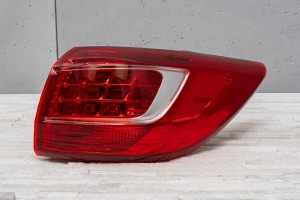 KIA SPORTAGE III SL 2010-2014 KAROSERYJNA LAMPA TYLNA PRAWA 924023W010
