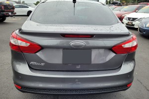 FORD FOCUS MK3 III 2010-2014 SEDAN PRZED FACELIFTINGIEM CHROMOWANA BLENDA BAGAŻNIKA KLAMKA KLAPY TYLNEJ BM5143404AGJAAC