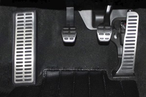 436892