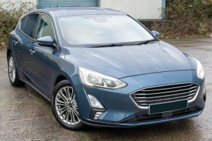 FORD FOCUS MK4 IV 2018-2021 PRZED FACELIFTINGIEM LAMPA PRZECIWMGIELNA PRZEDNIA PRAWA JX7B13B220E