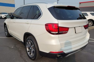 BMW-X5-F15-2013-2018-LISTWA-PRZEDNIEGO-LEWEGO-BLOTNIKA-51777294373.jpg