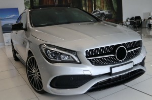 MERCEDES CLA (W117) 2013-2016 PRZED FACELIFTINGIEM GRILL DIAMOND CZARNY