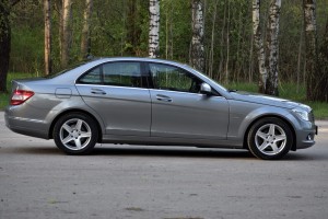 MERCEDES C-CLASS W204 2007-2014 CHROMOWANA LISTWA TYLNYCH DRZWI PRAWA A2047300280