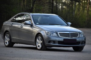 MERCEDES C-CLASS W204 2007-2014 CHROMOWANA LISTWA TYLNYCH DRZWI PRAWA A2047300280