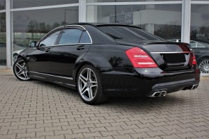 MERCEDES S-CLASS W221 2007-2013 CHROMOWANA LISTWA TYLNYCH DRZWI LEWA A2216904580