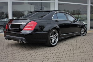MERCEDES S-CLASS W221 2007-2013 CHROMOWANA LISTWA TYLNYCH DRZWI PRAWA A2216904680