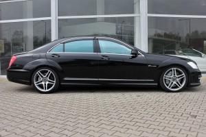 MERCEDES S-CLASS W221 2007-2013 CHROMOWANA LISTWA TYLNYCH DRZWI PRAWA A2216904680