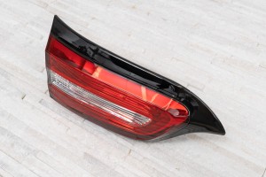 JEEP CHEROKEE V KL 2014-2018 PRZED LIFTINGIEM LAMPA LED W KLAPĘ BAGAŻNIKA LEWA 68330345AA
