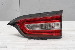 JEEP CHEROKEE V KL 2014-2018 PRZED LIFTINGIEM LAMPA LED W KLAPĘ BAGAŻNIKA PRAWA 68330344AA