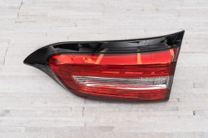 JEEP CHEROKEE V KL 2014-2018 PRZED LIFTINGIEM LAMPA LED W KLAPĘ BAGAŻNIKA PRAWA 68330344AA