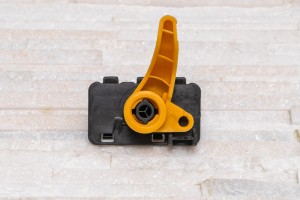 FORD ECOSPORT MK2 II 2012-2017 PRZED FACELIFTINGIEM ZATRZASK ZAMKA MASKI CN1A16700AB