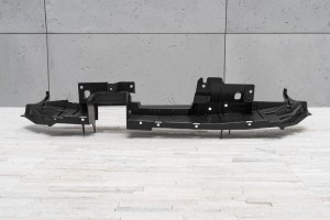 FORD ECOSPORT MK2 II 2017-2022 PO FACELIFTINGU ŚRODKOWE MOCOWANIE ZDERZAKA PRZEDNIEGO GN15-17E778