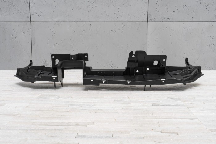 FORD ECOSPORT MK2 II 2017-2022 PO FACELIFTINGU ŚRODKOWE MOCOWANIE ZDERZAKA PRZEDNIEGO GN15-17E778