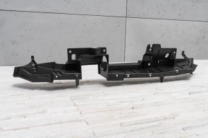 FORD ECOSPORT MK2 II 2017-2022 PO FACELIFTINGU ŚRODKOWE MOCOWANIE ZDERZAKA PRZEDNIEGO GN15-17E778