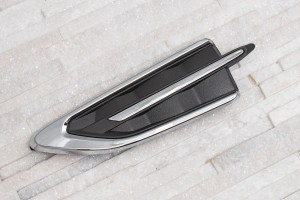 FORD KUGA MK2 II 2016-2019 PO FACELIFTINGU KRATKA BŁOTNIKA WLOTU POWIETRZA LEWA CHROM GJ5416C217AC