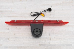 FORD TRANSIT VI 2013+ KAMERA COFANIA Z DIODAMI IR MONTOWANA W MIEJSCE ŚWIATŁA STOPU