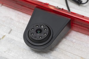 FORD TRANSIT VI 2013+ KAMERA COFANIA Z DIODAMI IR MONTOWANA W MIEJSCE ŚWIATŁA STOPU