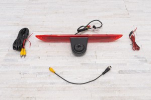 FORD TRANSIT VI 2013+ KAMERA COFANIA Z DIODAMI IR MONTOWANA W MIEJSCE ŚWIATŁA STOPU